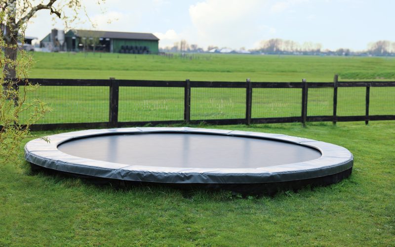 Se vores bud på de 5 bedste trampoliner til nedgravning.